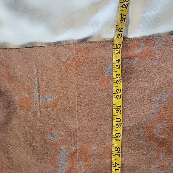 Pretty Persuasions Fringed Tan and Gray Scarf, NWT - Picture 6 of 8